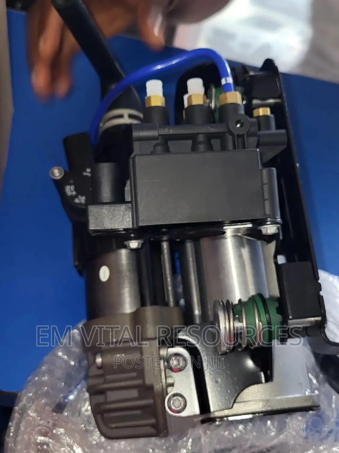 BMW G12 Air Lifting Pump