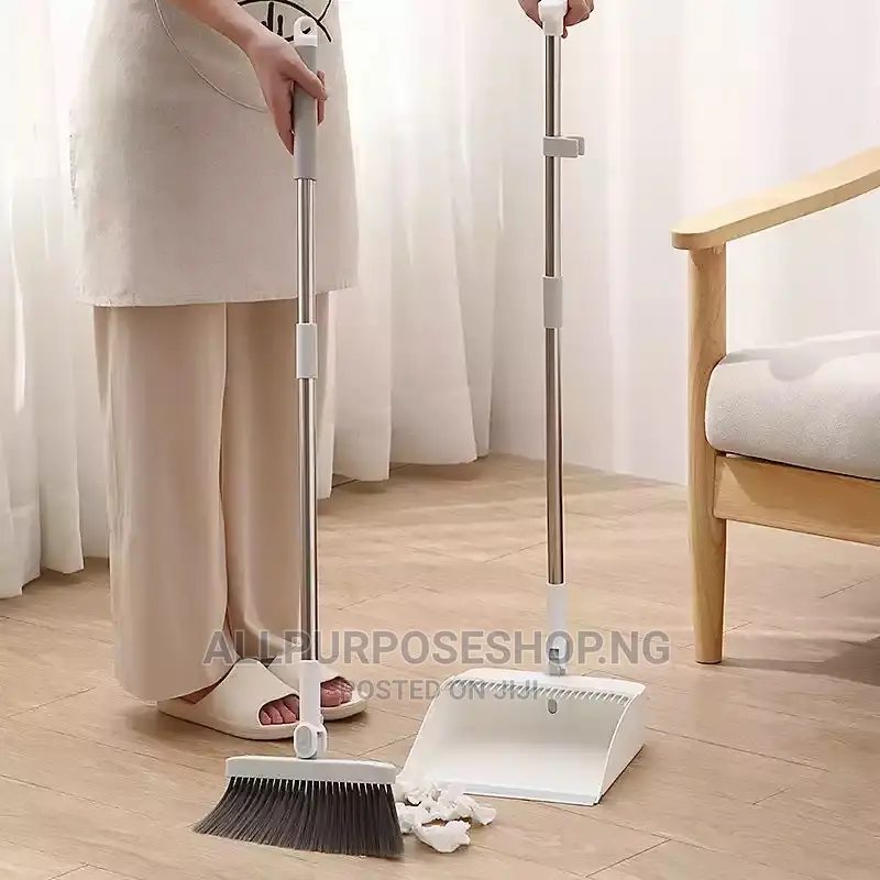 Brush and Foldable Dustpan/Broom With Handpan