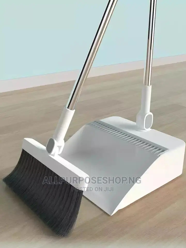 Brush and Foldable Dustpan/Broom With Handpan
