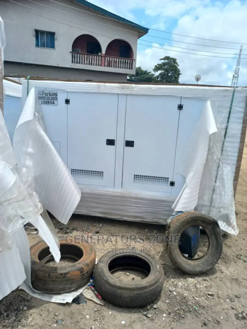 Rugged Perkin Soundproof Diesel 150kva Generator-White