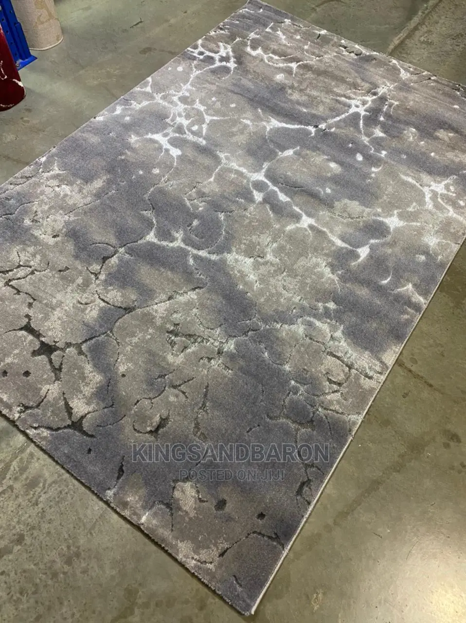 5x7fts Gray and Silver Turkey Center Rug(3x5,4x6,7x10,)