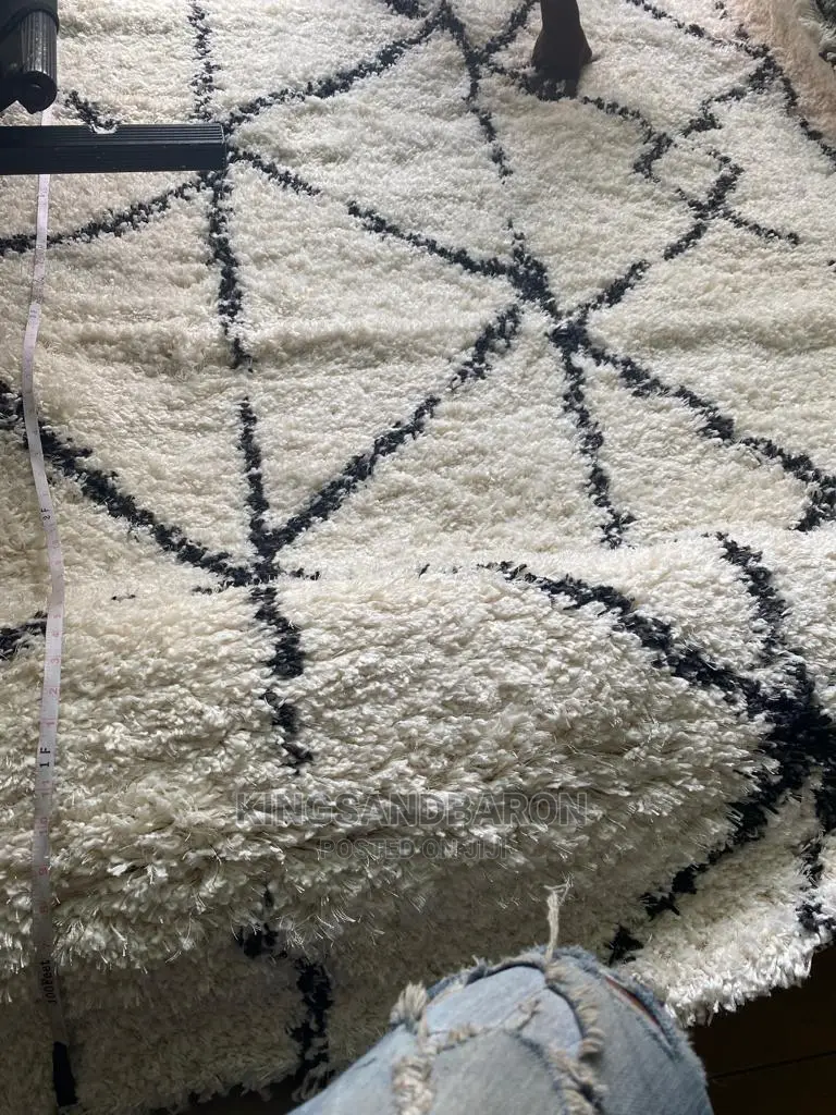 7x10fts Cream American Wool Centre Rug (4×6,5×7,7×10,8×11)