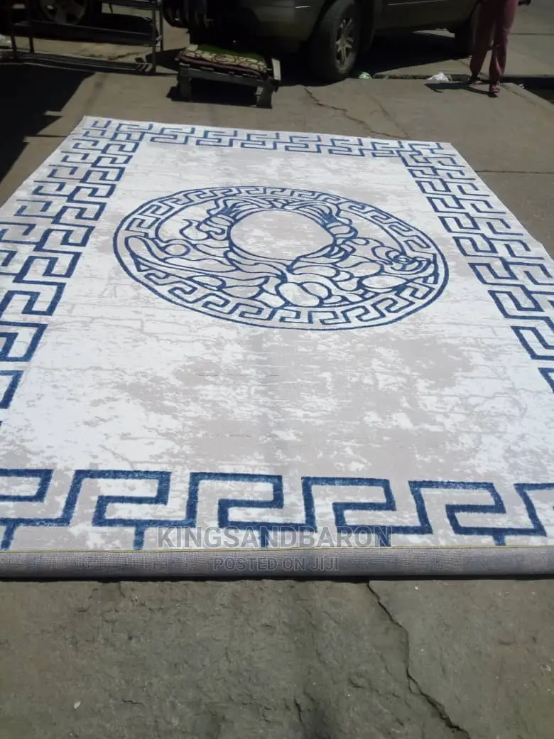 8x11fts Blue and Cream Versace Turkey Centre Rug (7×10)