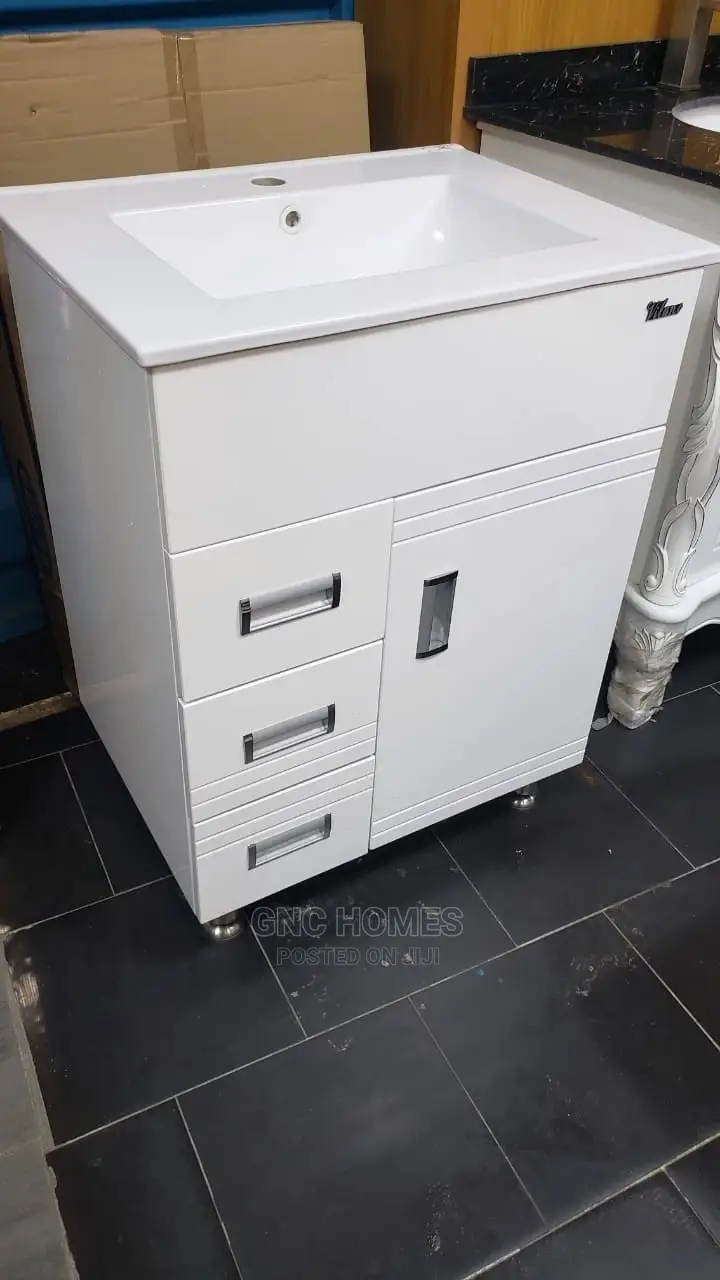 White Castle 3 Door Carbinet