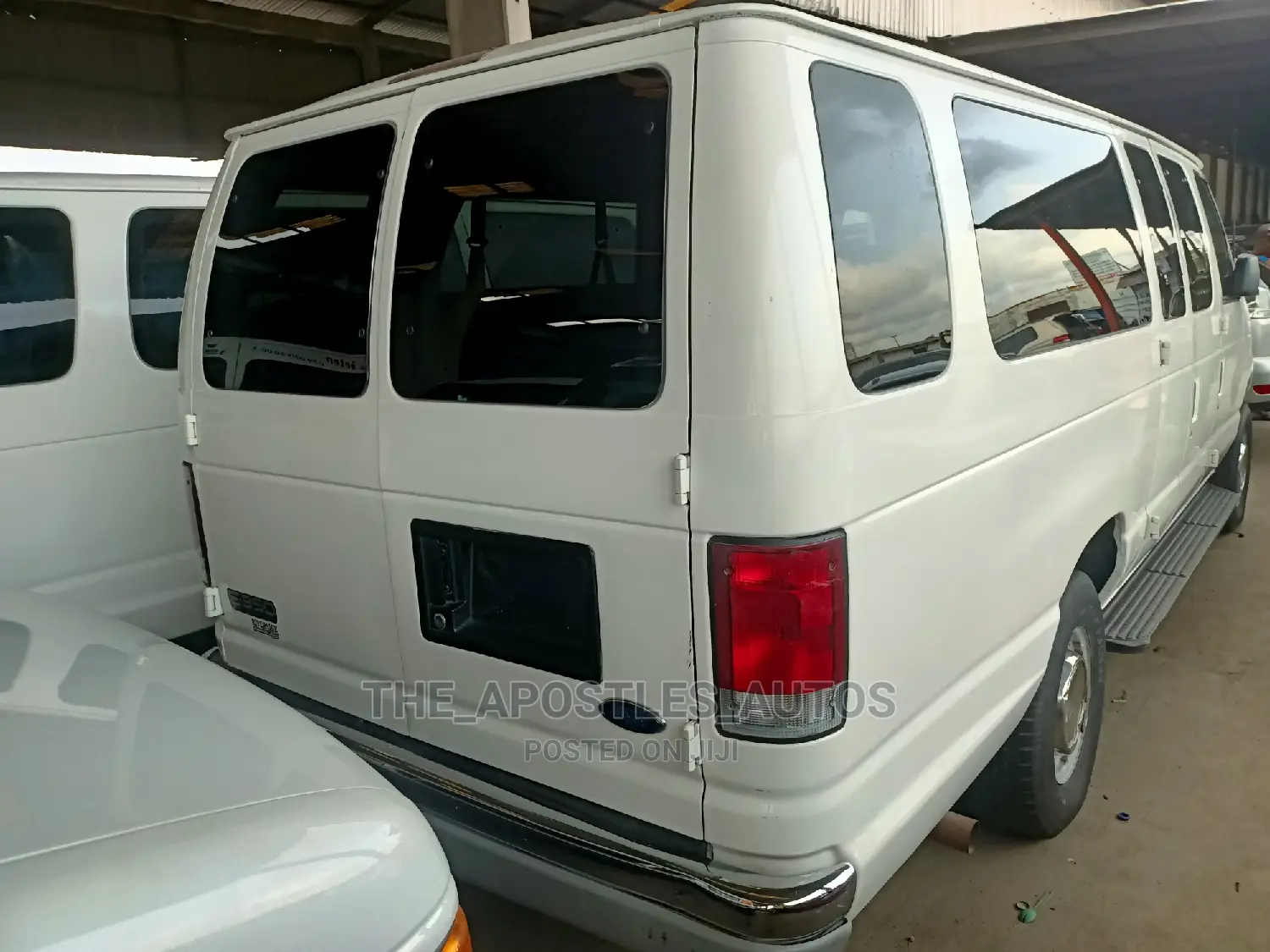 Ford E350 2005 White