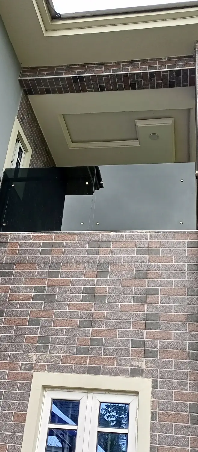 Strong Stainless Frameless Tempered Glass