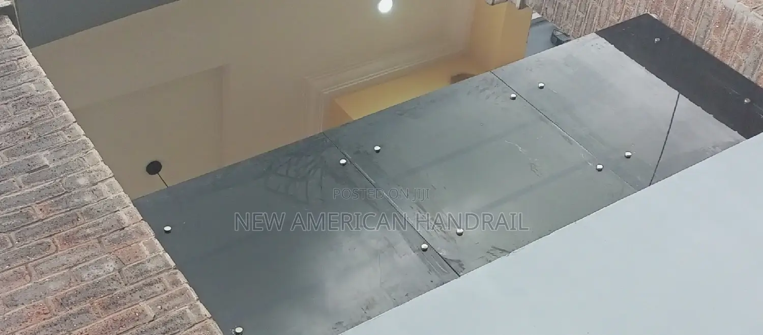 Strong Stainless Frameless Tempered Glass