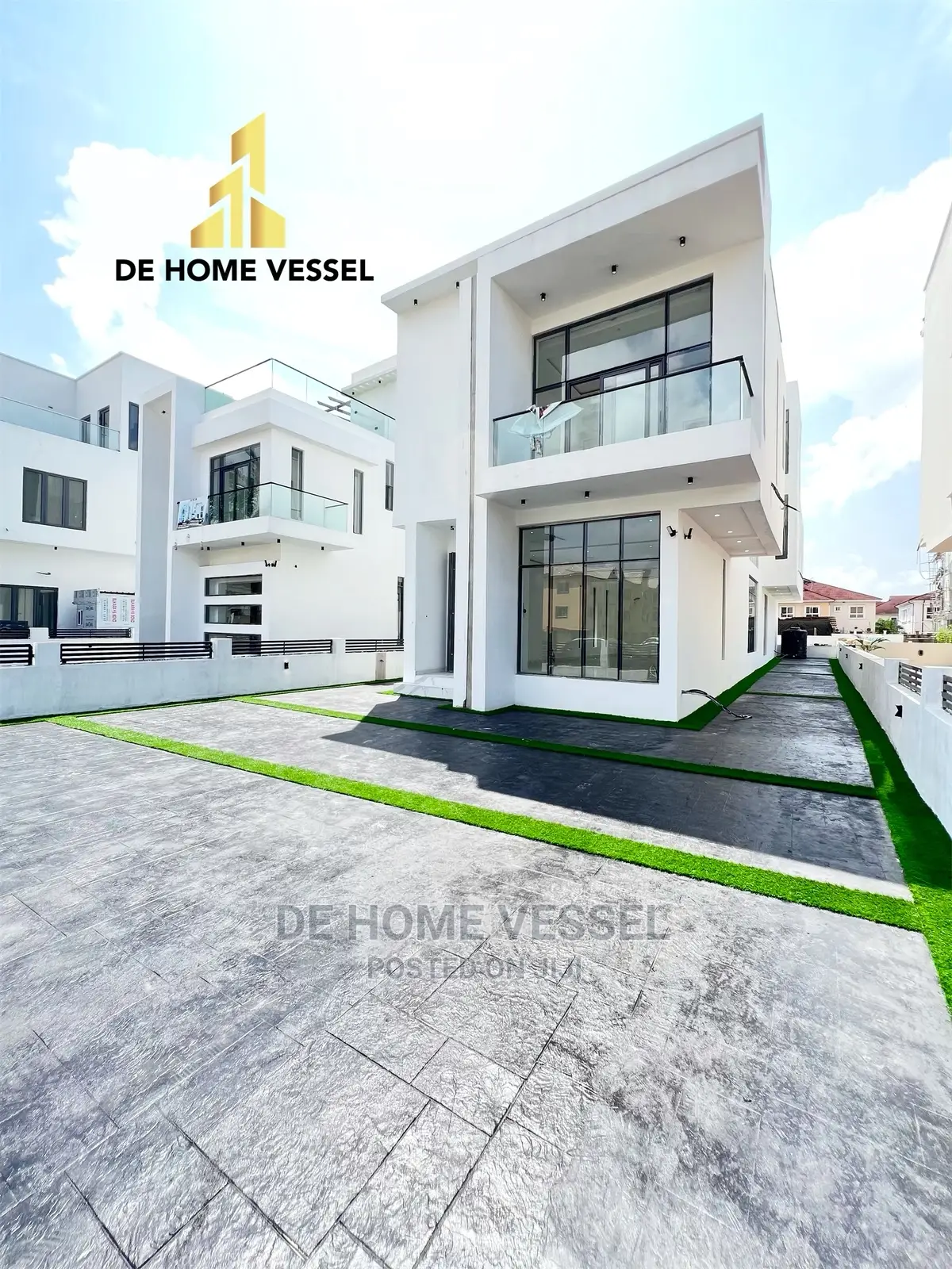 5bdrm Duplex in Osapa London for Sale