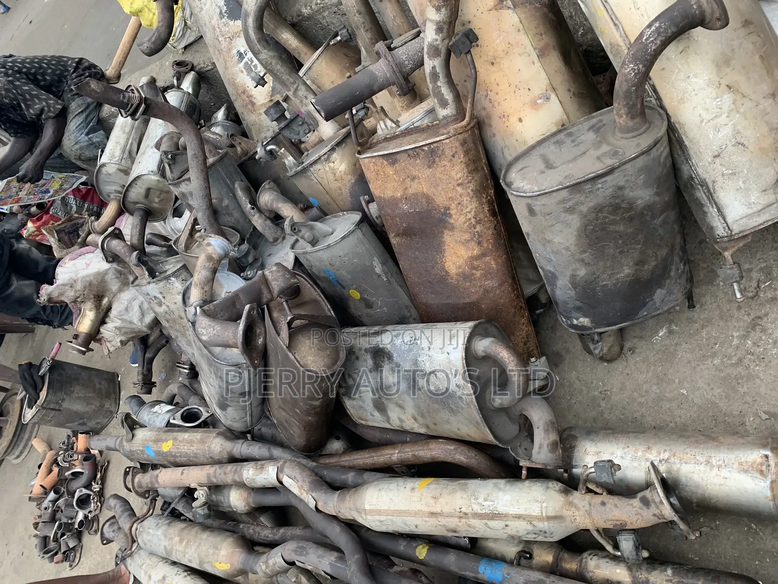 Exhaust Muffler System Suitable for All Kind of Cars