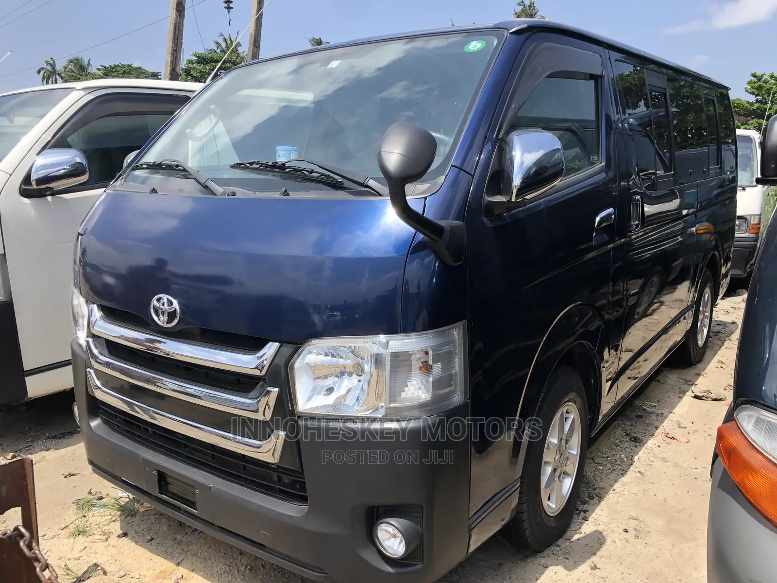 Toyota HiAce 2010 Blue