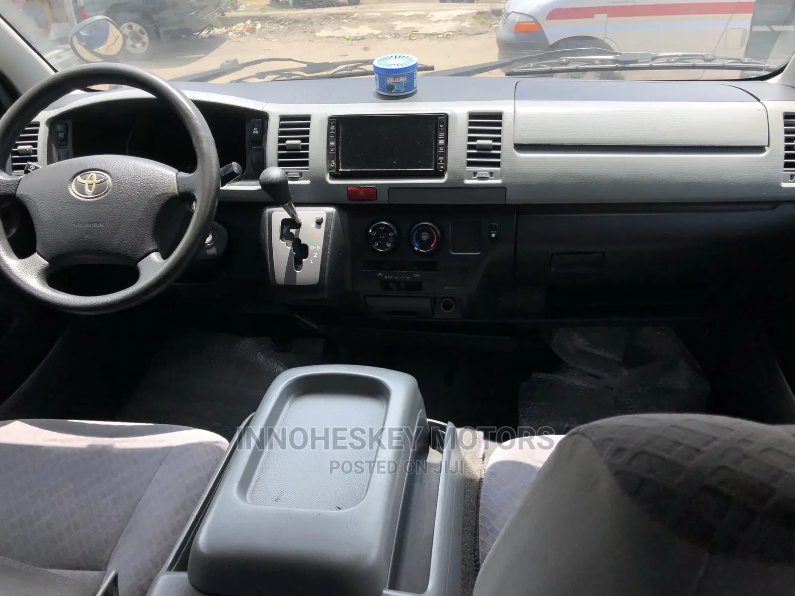 Toyota HiAce 2010 Blue