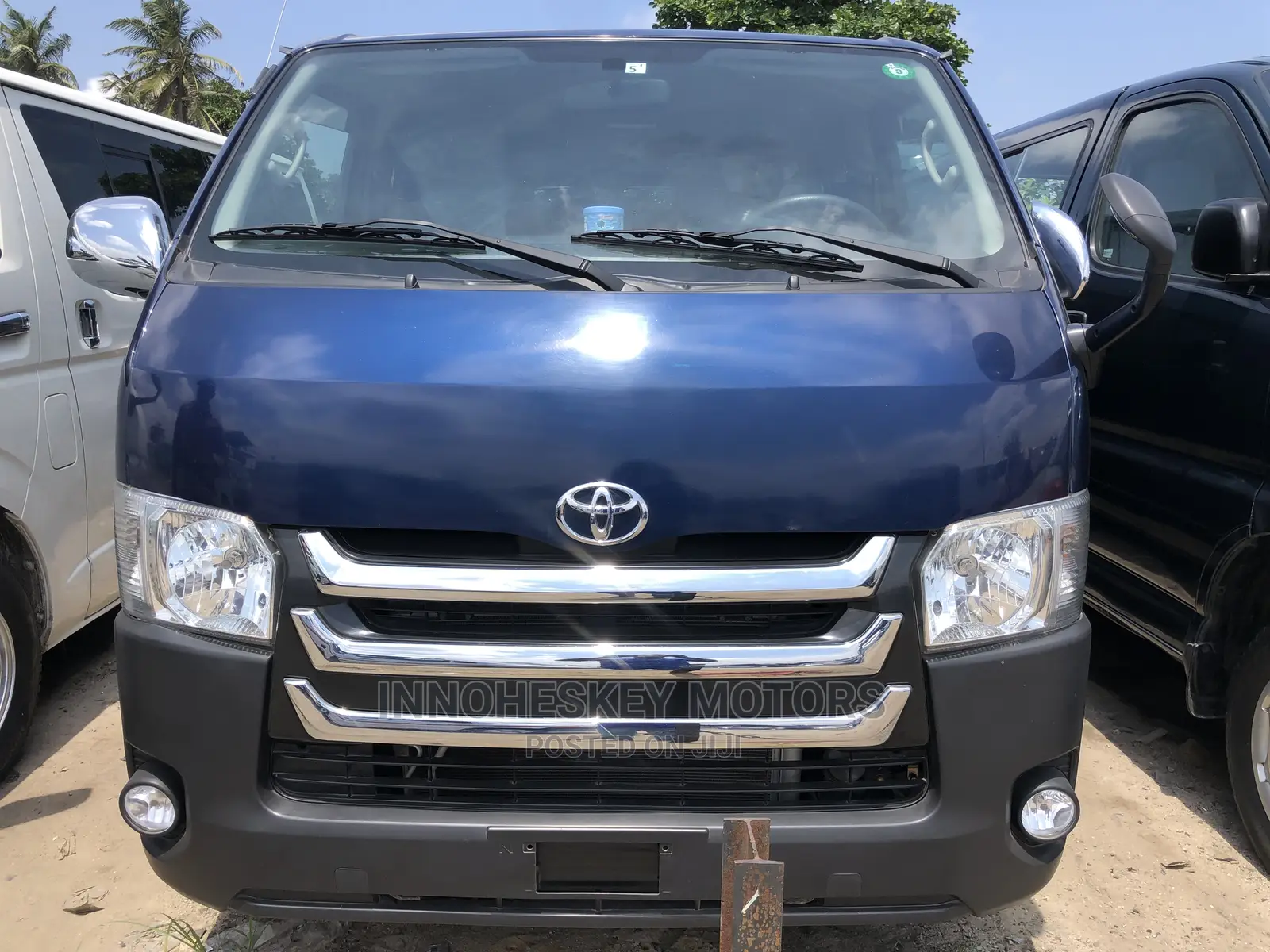 Toyota HiAce 2010 Blue