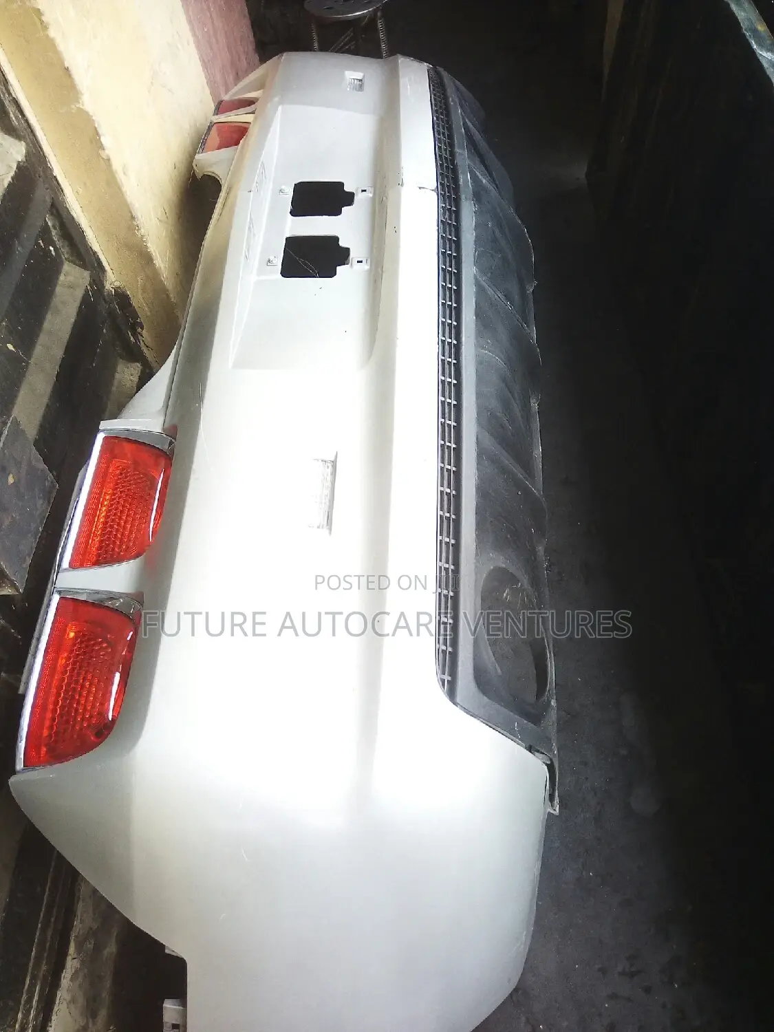Complete Back Bumper for Chevrolet Camaro 2010