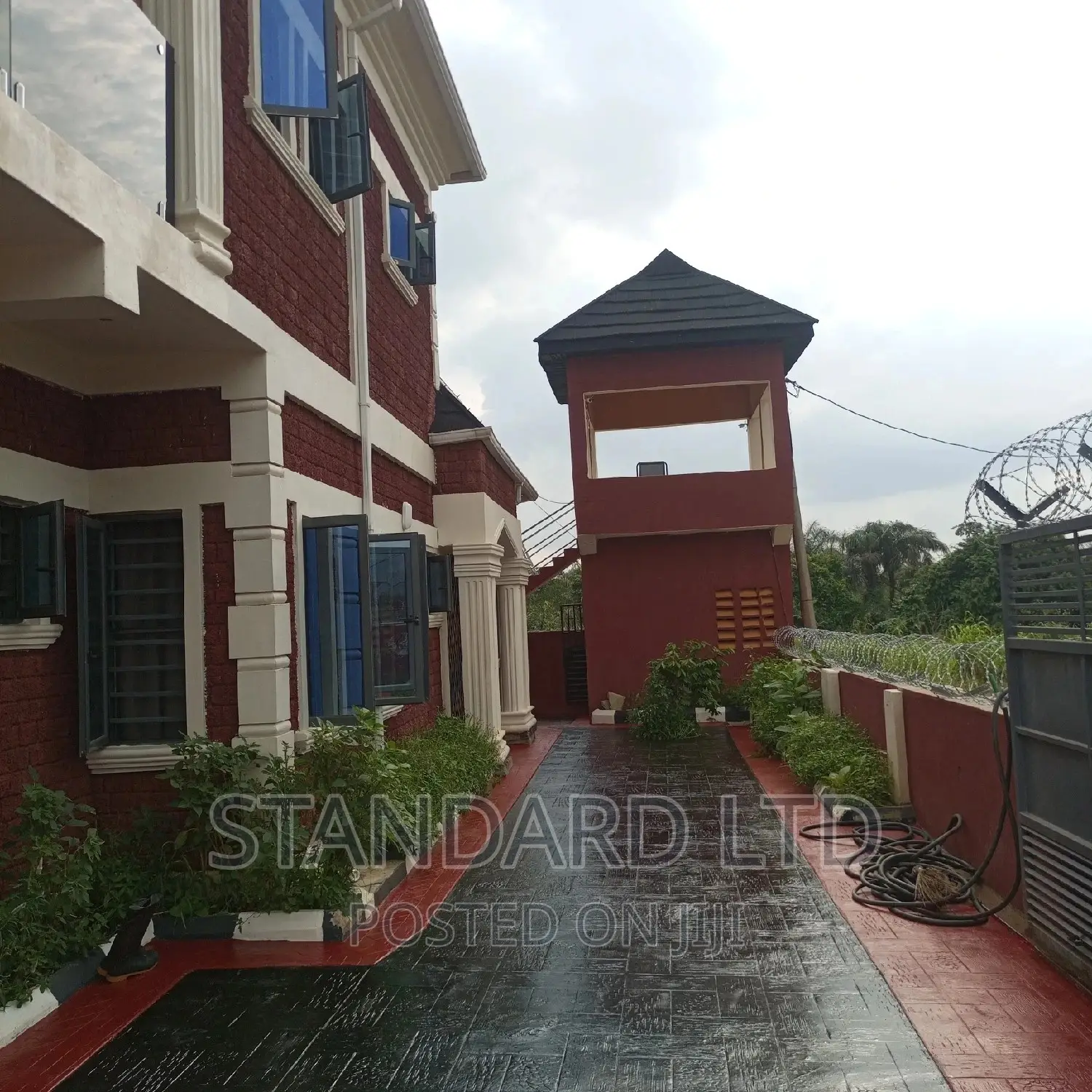 Stamp Concrete Floor (Red Black)