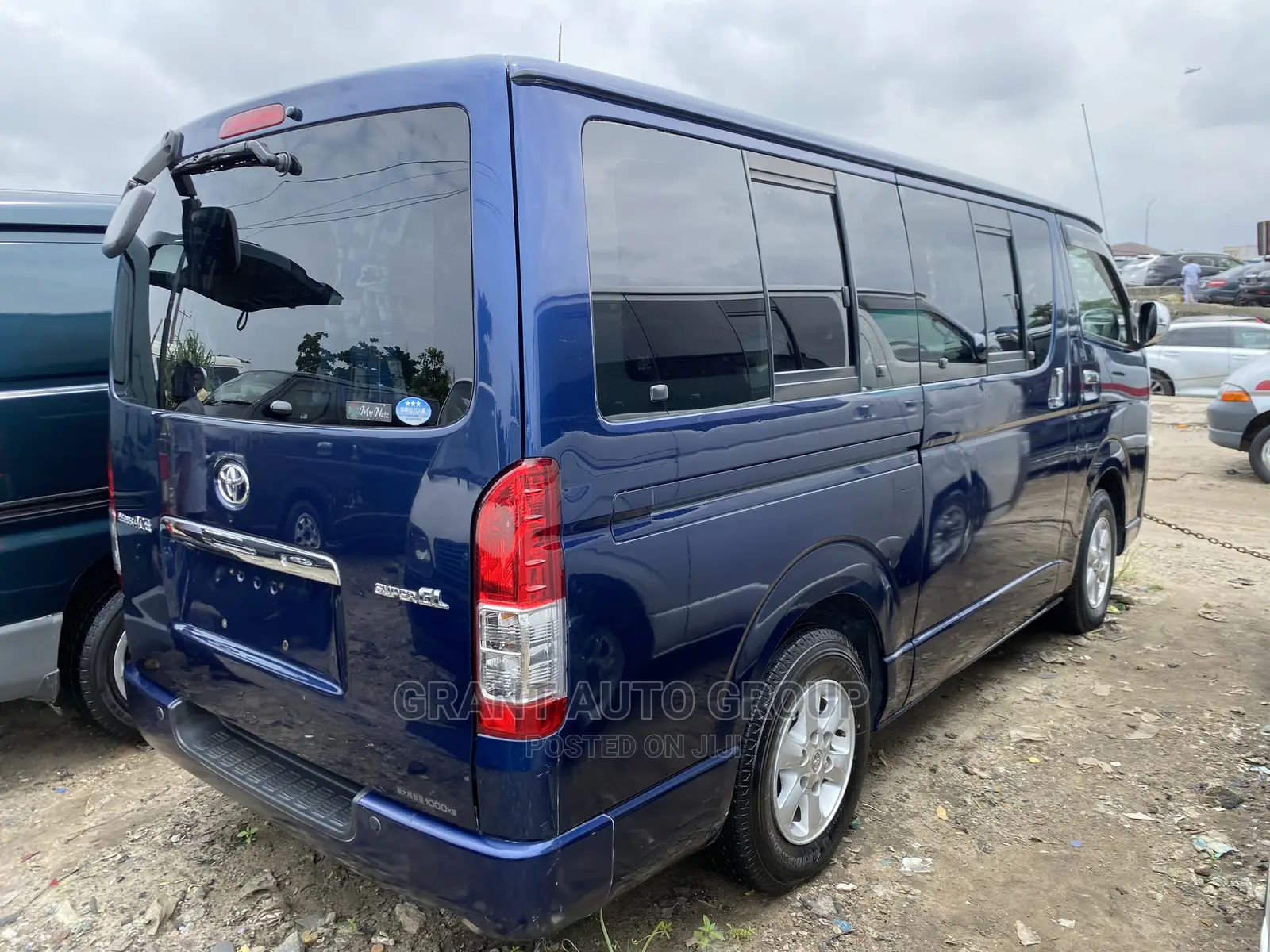 Toyota HiAce 2014 Blue