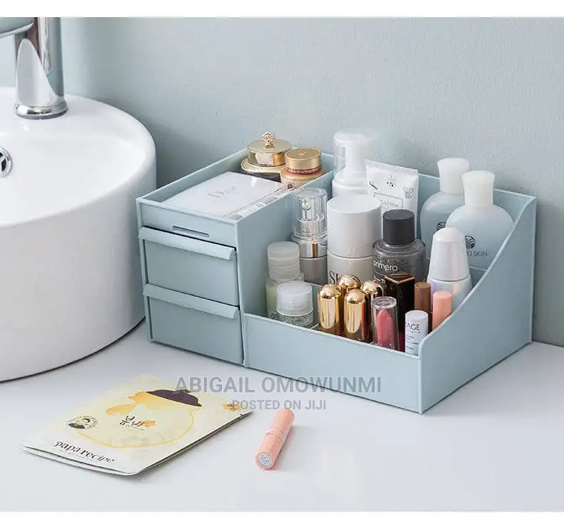 Make Up Organizer Kits