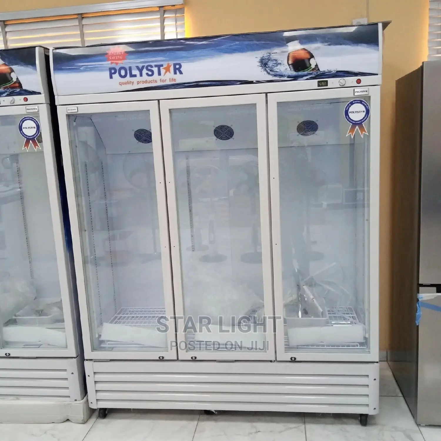 Showcase Chiller (1000 Litres) 3 Doors