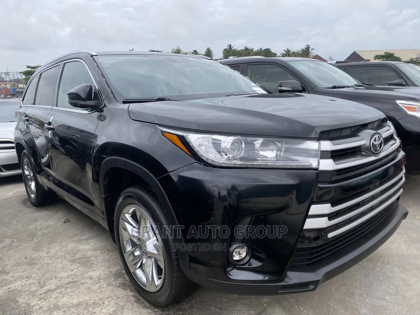 Toyota Highlander Limited Platinum 4dr SUV AWD (3.5L 6cyl 6A) 2015 Black
