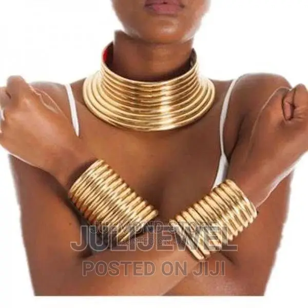 Collar Choker Necklace and Bangle