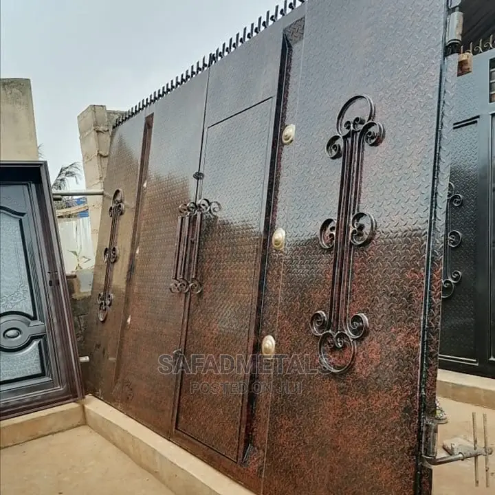 Gate Chequrred Plates