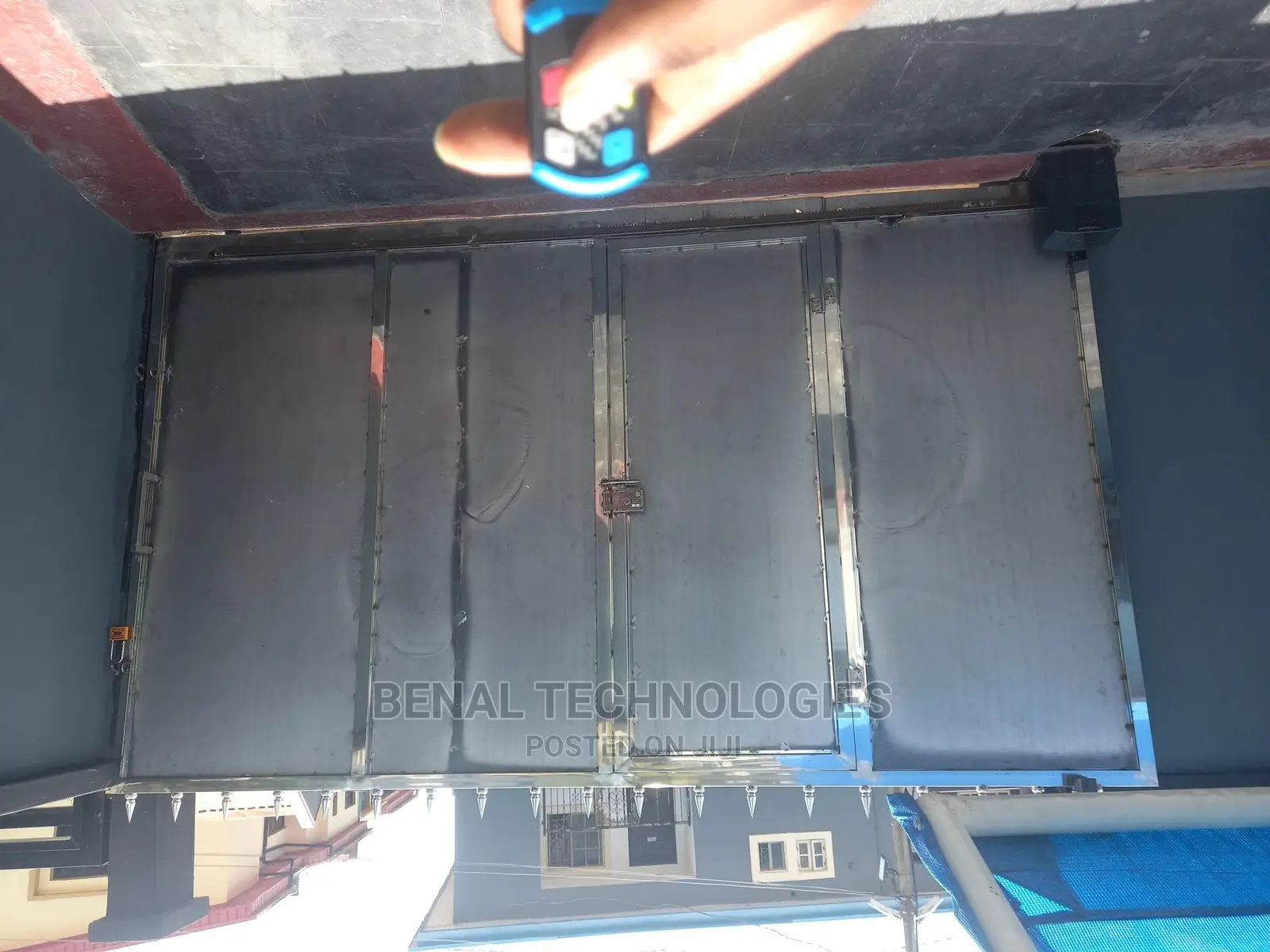 Very Standard Automatic Remote Gate Machine in Ikeja