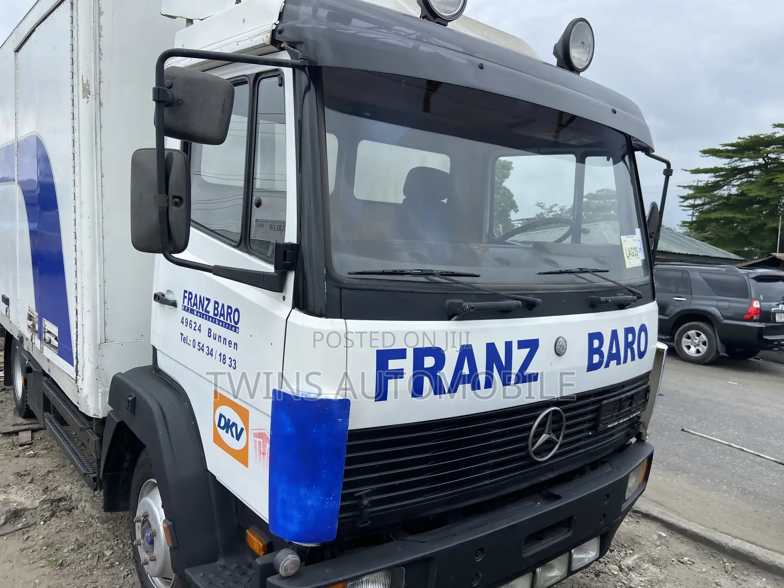 Mercedes-Benz 814 Mini Truck 16feet