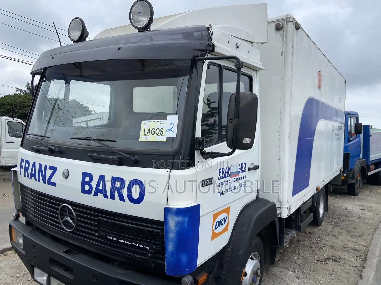 Mercedes-Benz 814 Mini Truck 16feet