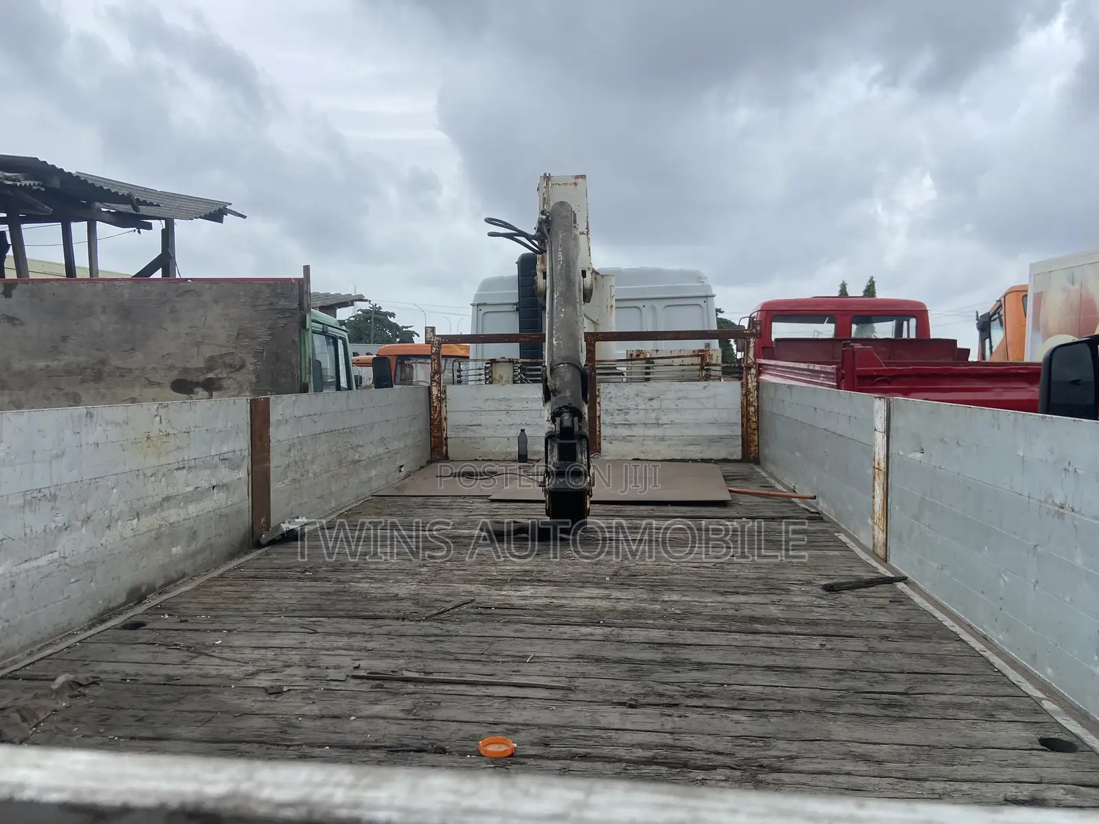 Iveco 190-30 Hiab/Self Loader Crane,10tyres