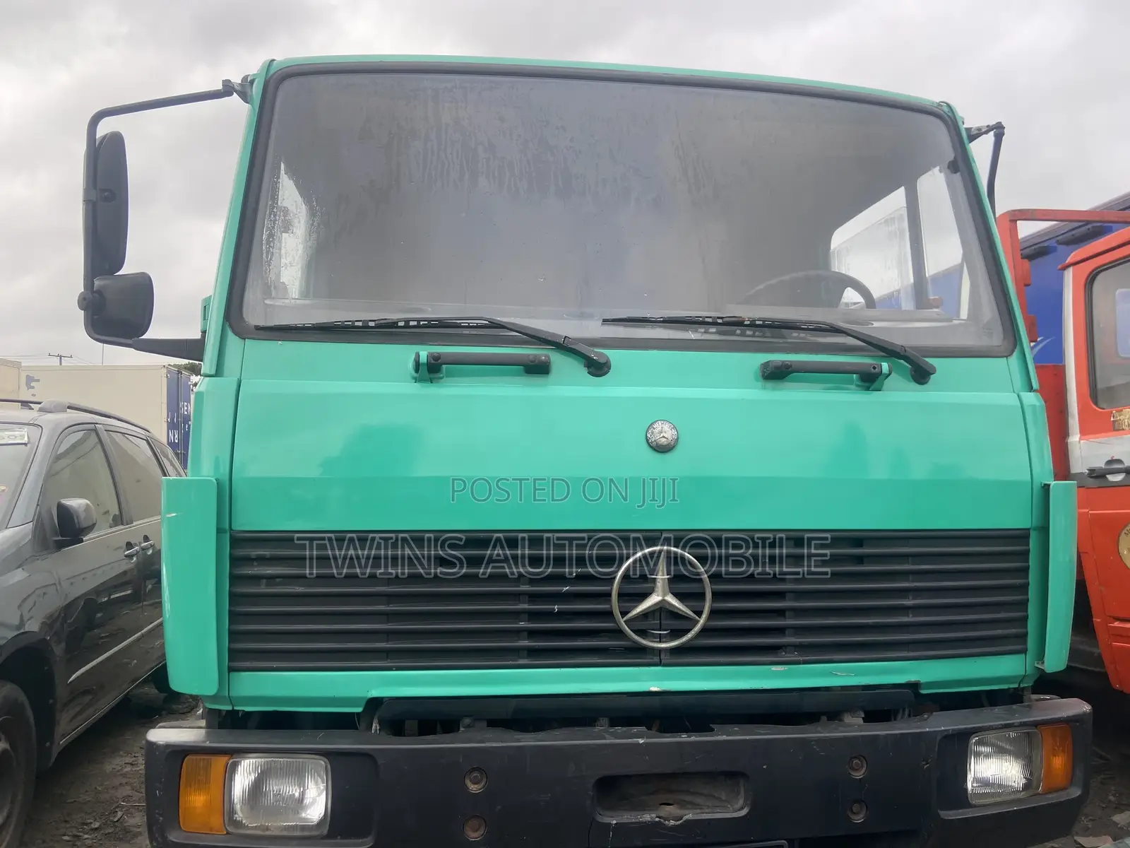 Mercedes Benz 814 Green