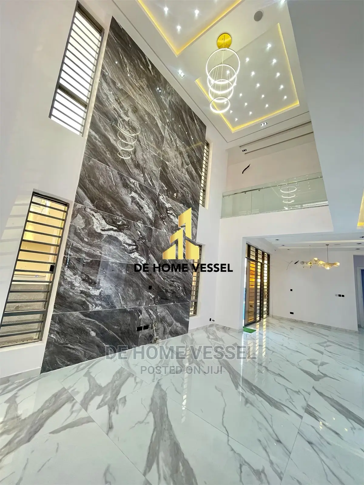 5bdrm Duplex in Chevron for Sale