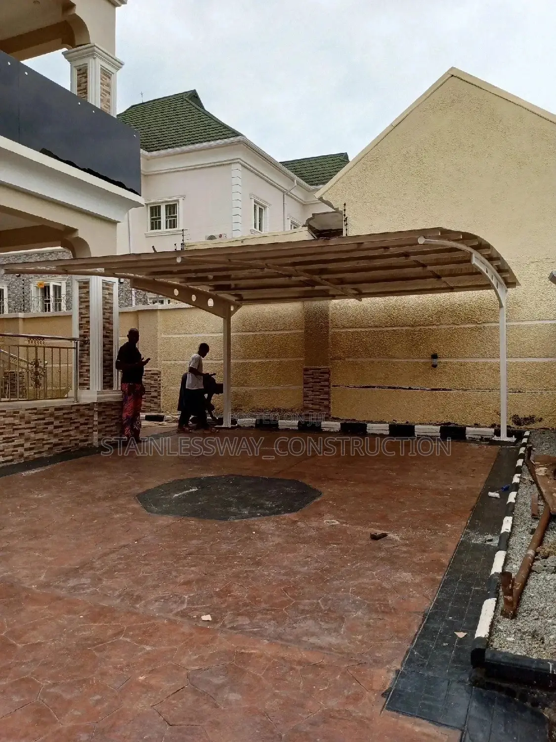 Bronze Shaded 2 Carports Parking