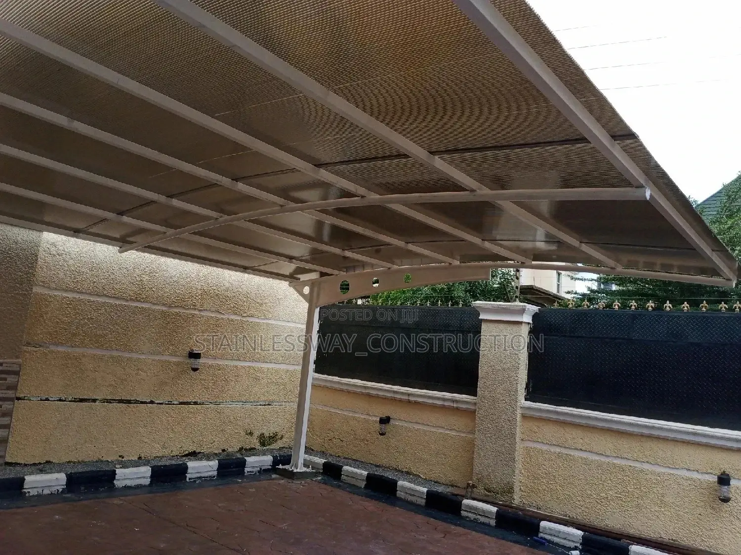 Bronze Shaded 2 Carports Parking