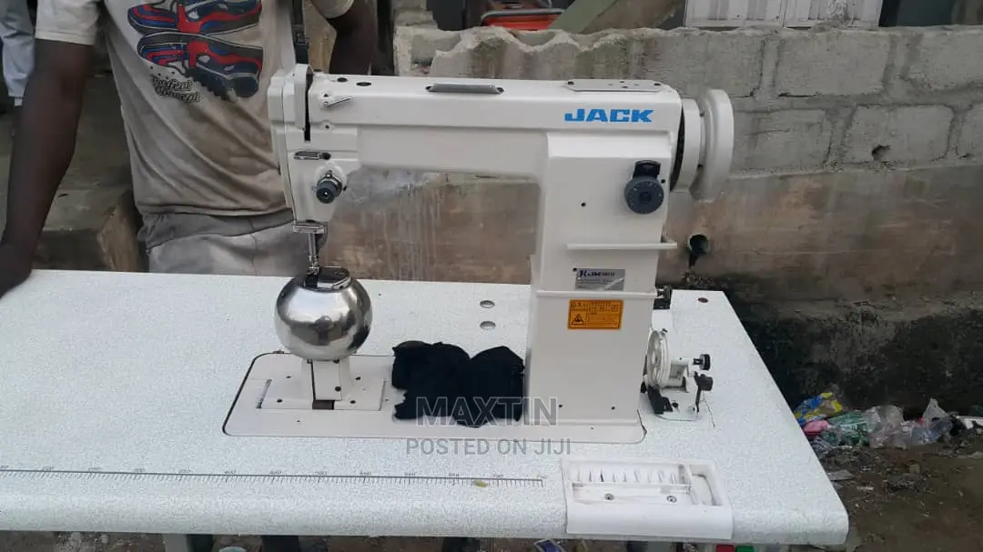 Post Bed Industrial Heavy Duty Sewing Machine