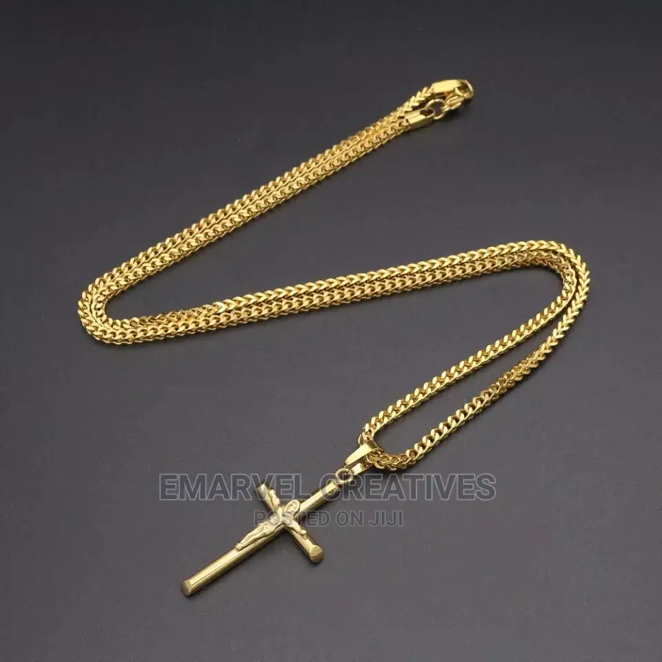 Non Tarnish Necklace With Cross Pendant