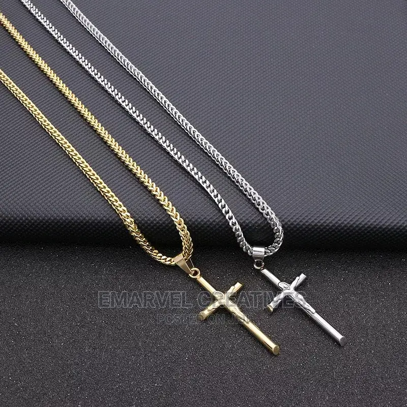 Non Tarnish Necklace With Cross Pendant