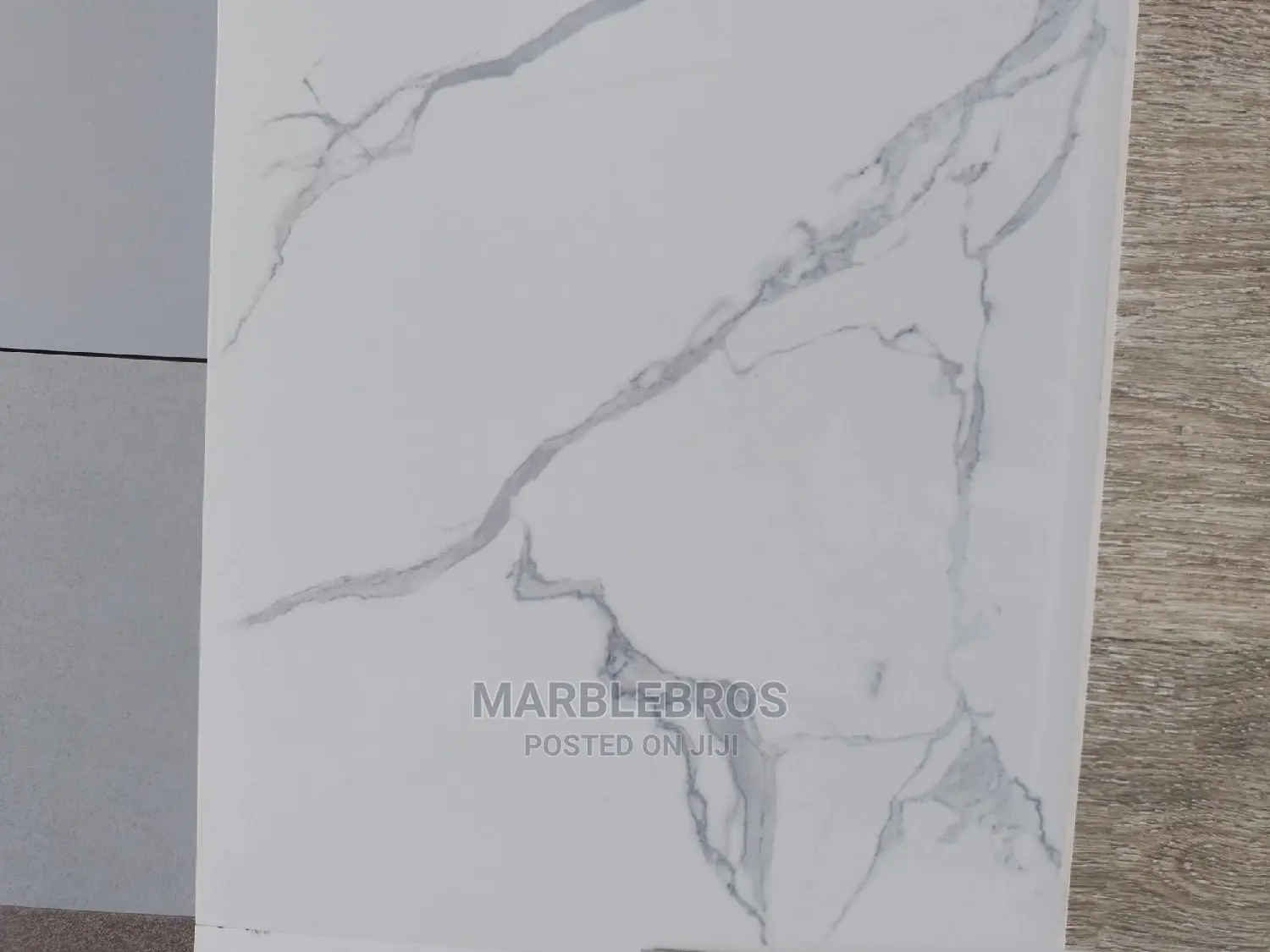 White Marble Kitchen Top, Classy