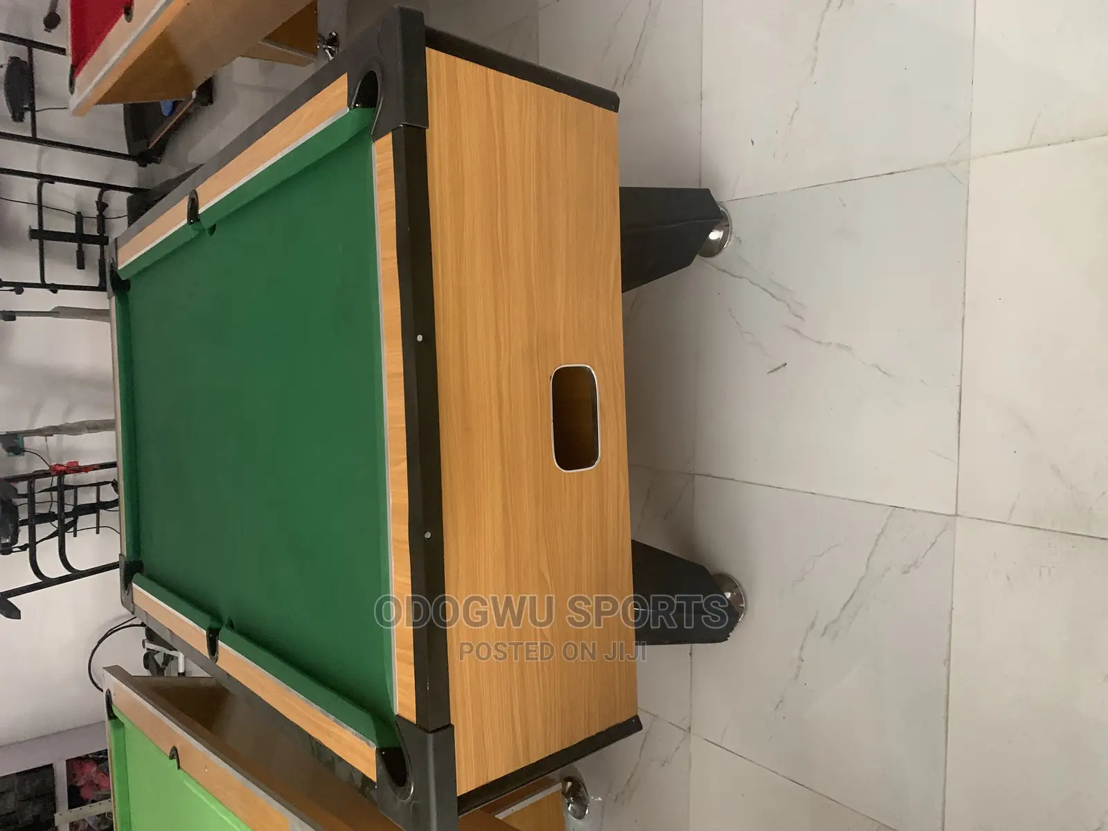 Nice Coin Snooker Table
