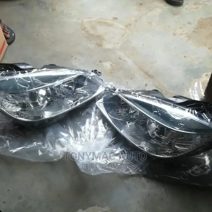 Mercedes-Benz C300 2010 Headlights W204