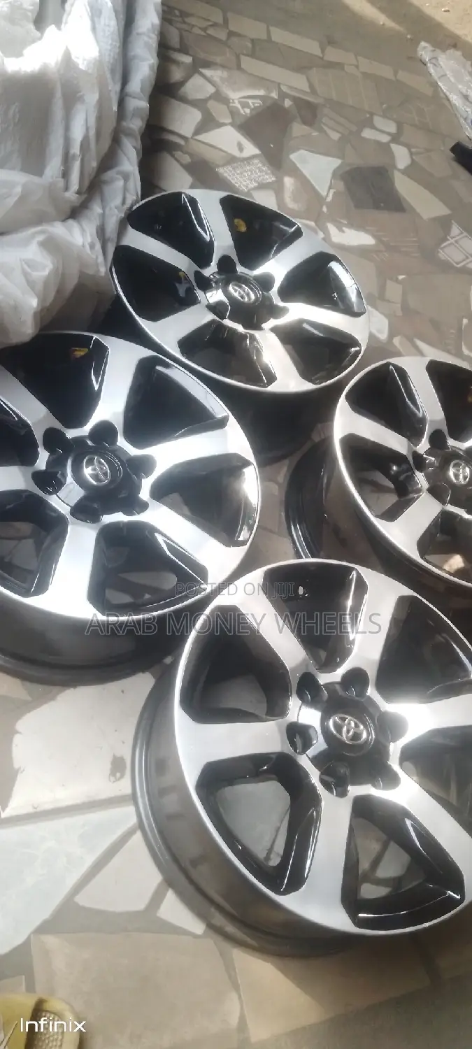 Hilux 17 Rims