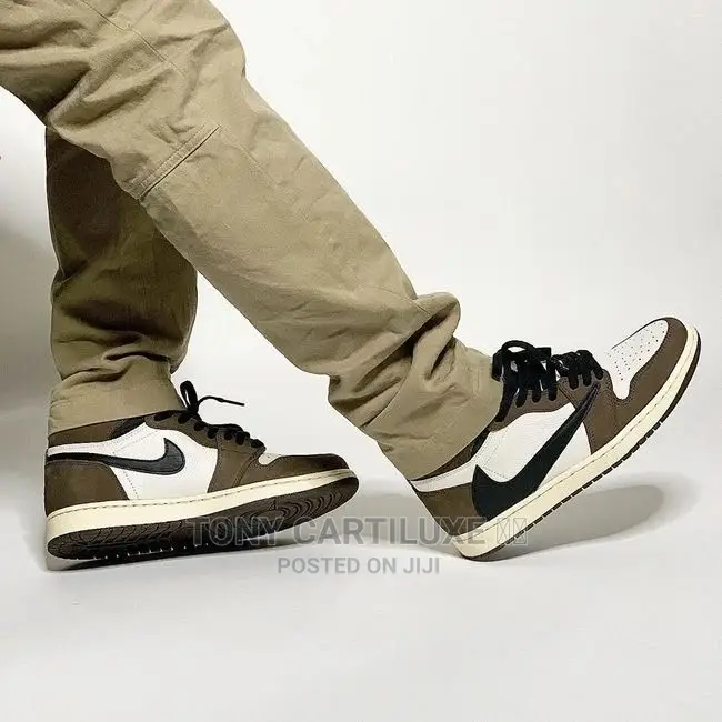 *Nike Jordan 1 Retro High Travis Scott (Cactus Jack)*