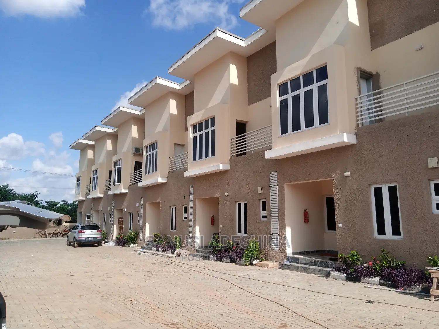 5bdrm Duplex in Life Camp By Lento for sale
