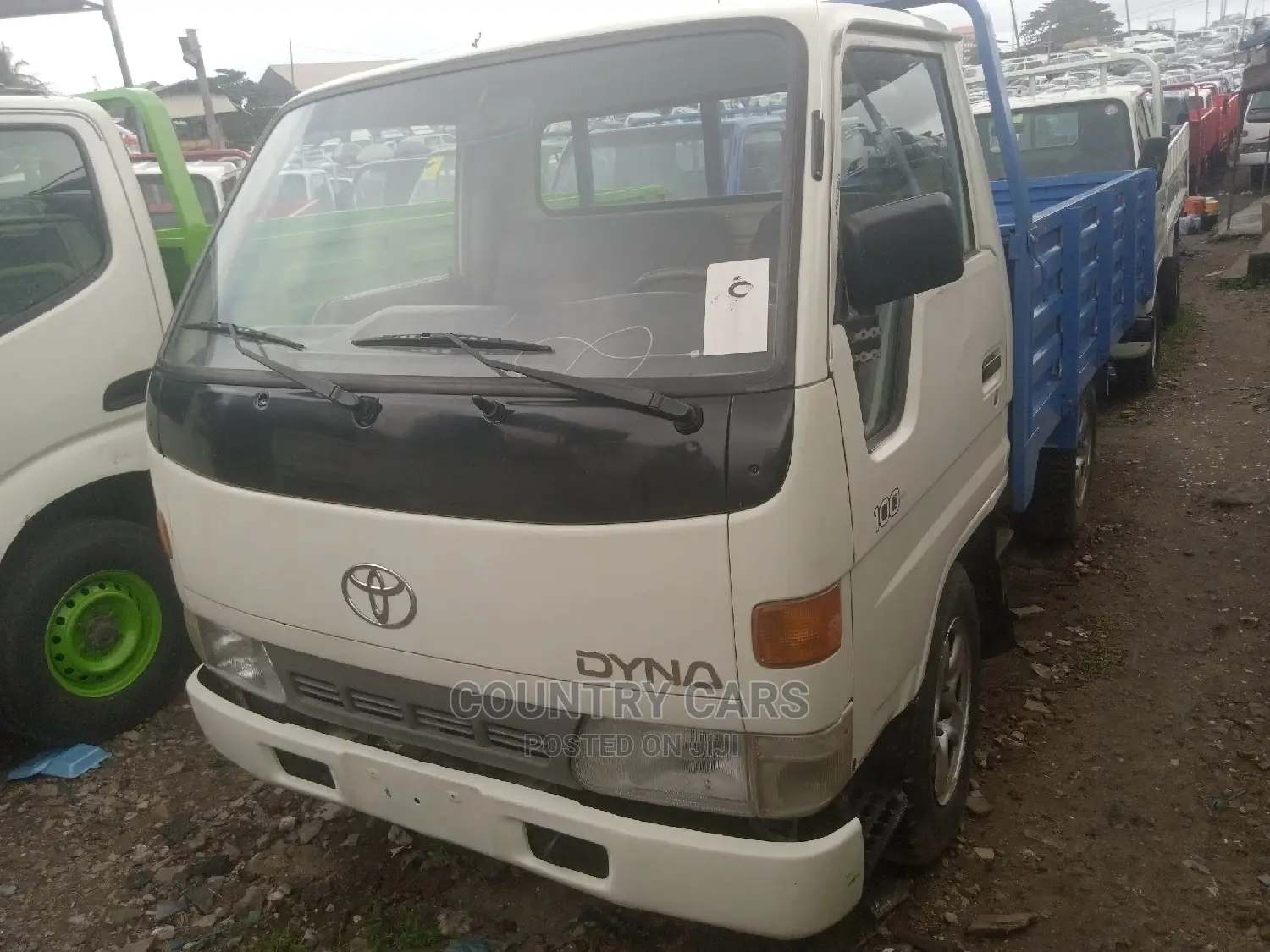 Toyota Dyna 100