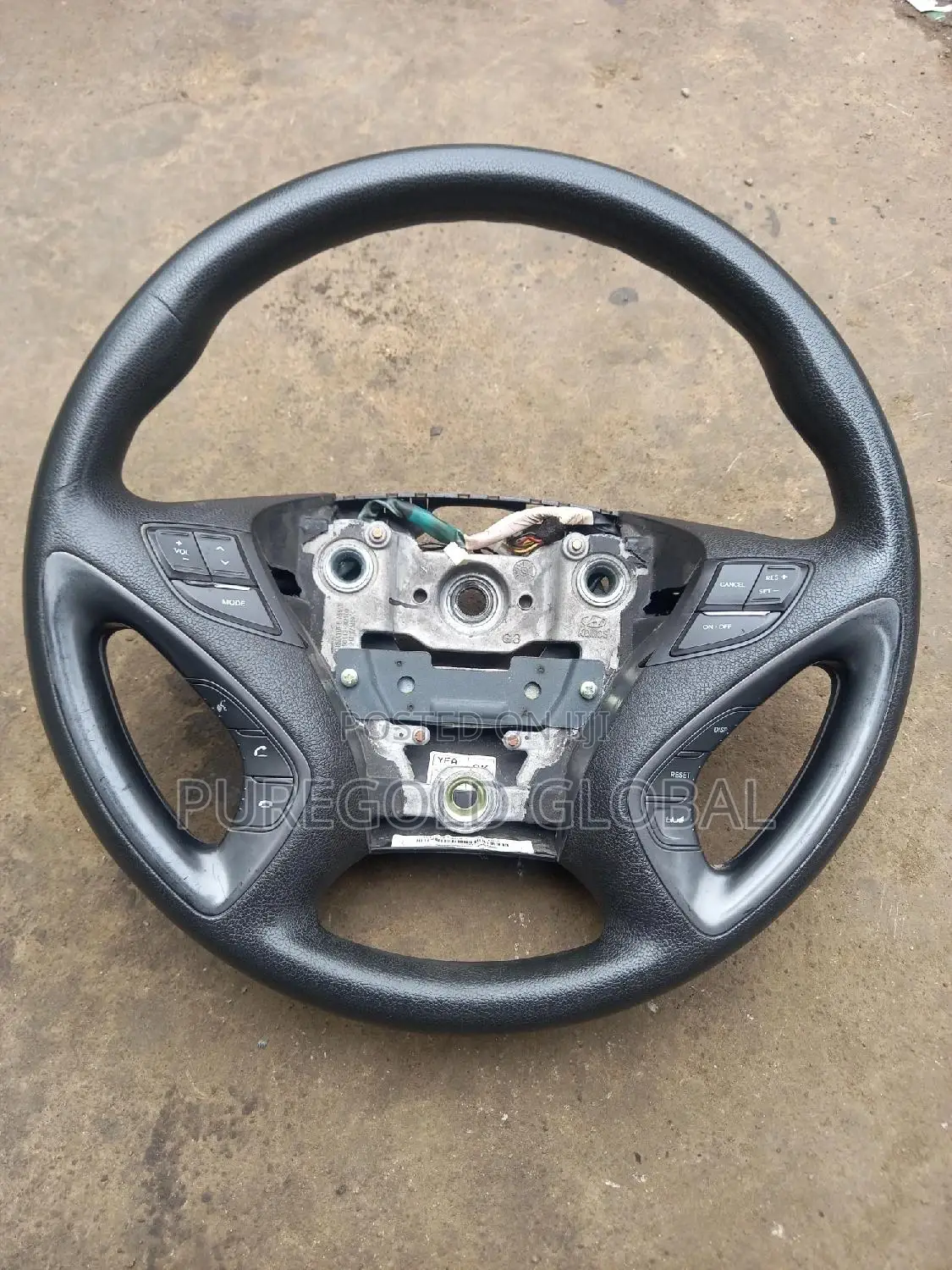 Clean Steering Wheel for Sonata 2011 to 2014 Model