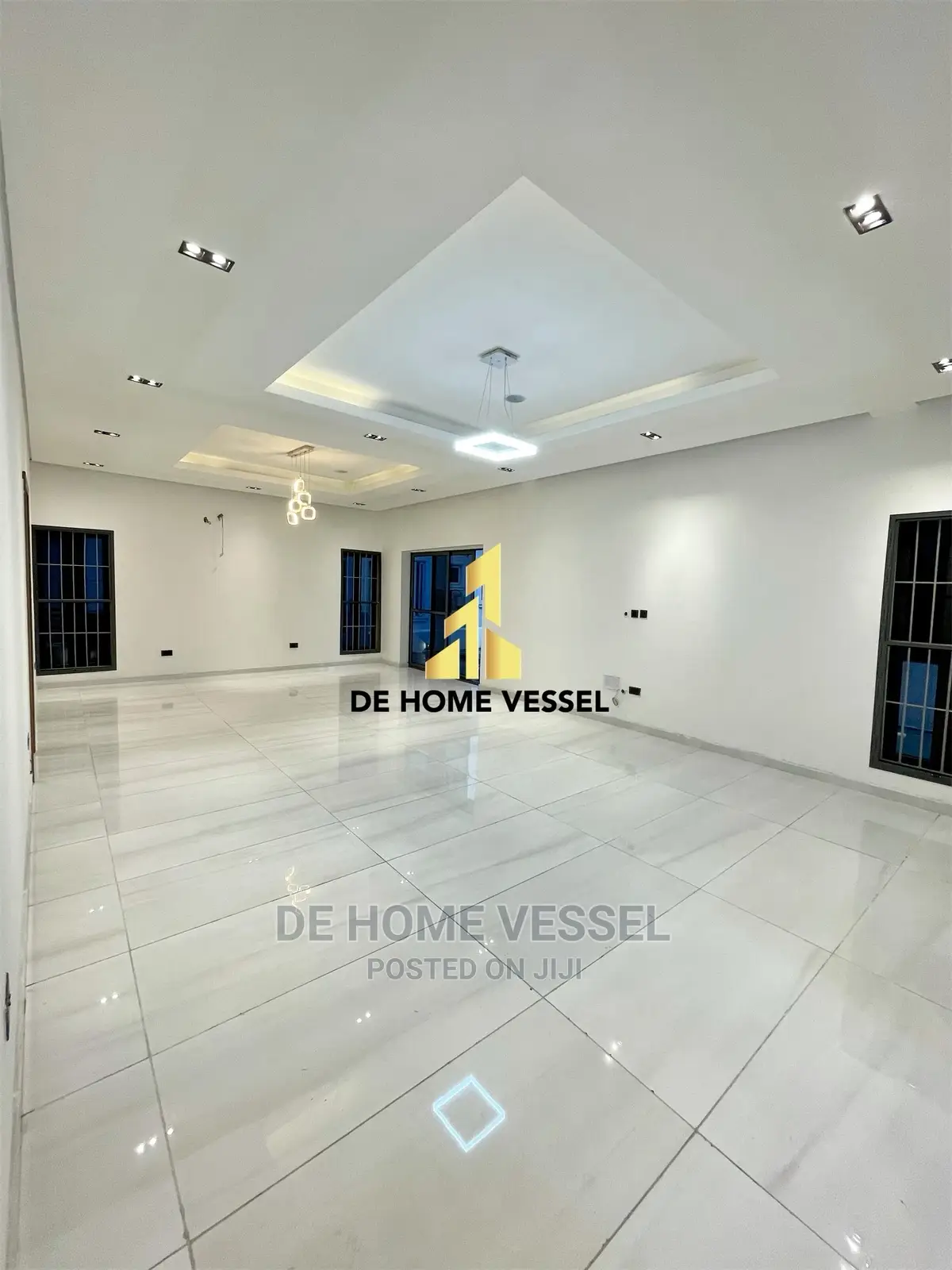 5bdrm Duplex in Ikota for Sale