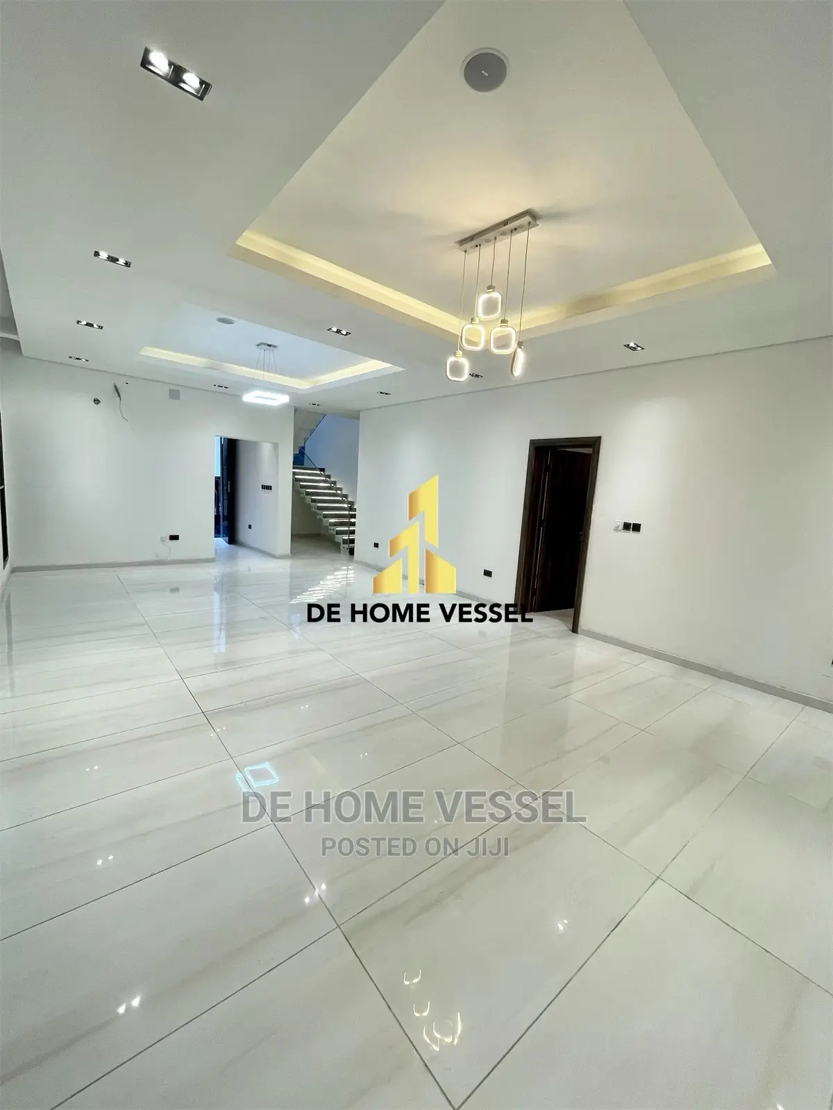 5bdrm Duplex in Ikota for Sale