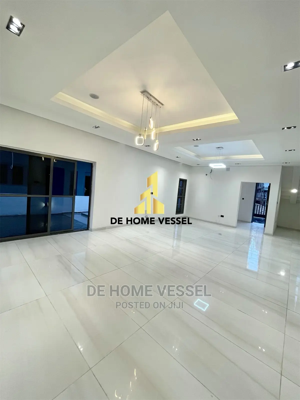5bdrm Duplex in Ikota for Sale