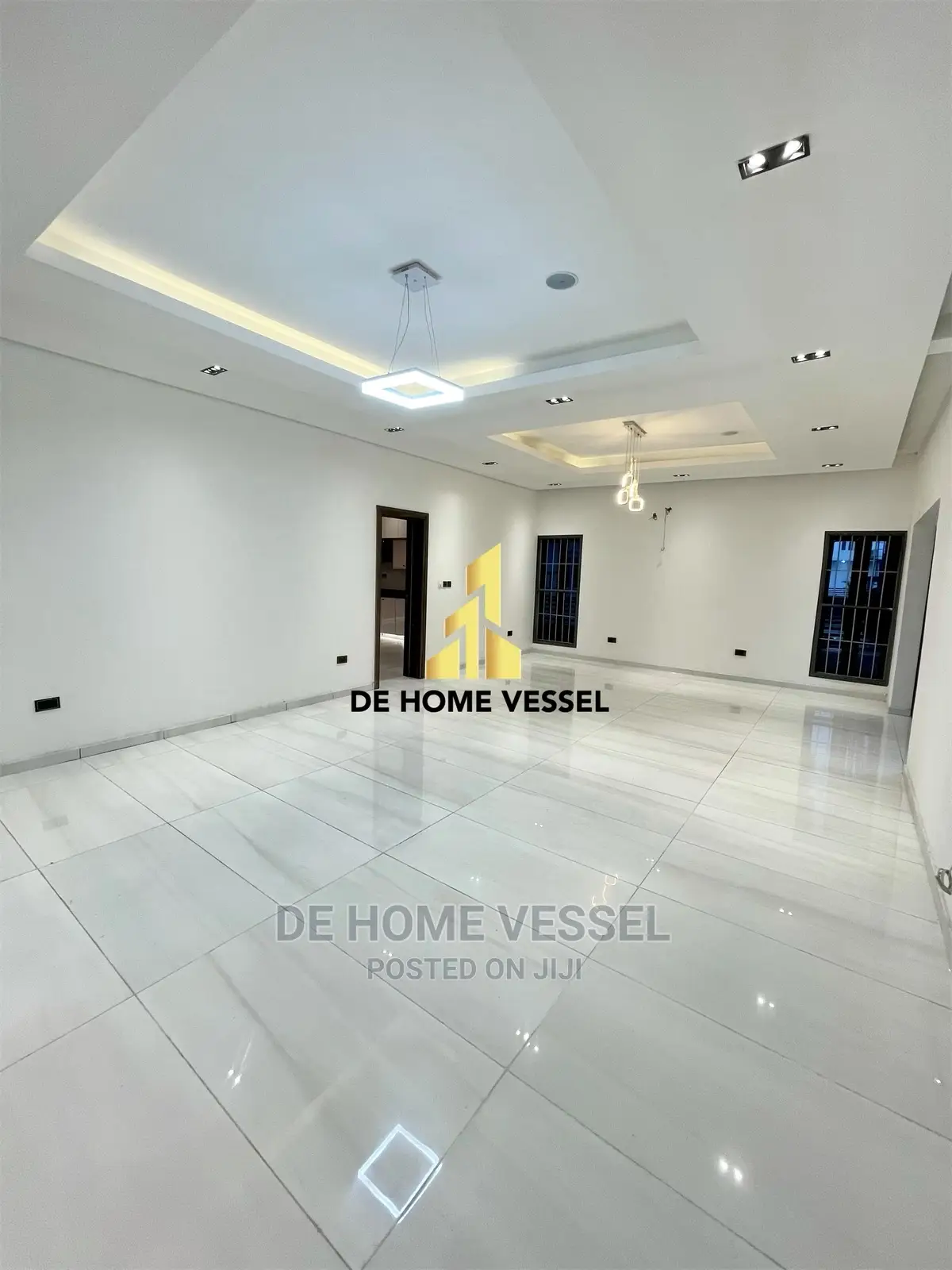 5bdrm Duplex in Ikota for Sale