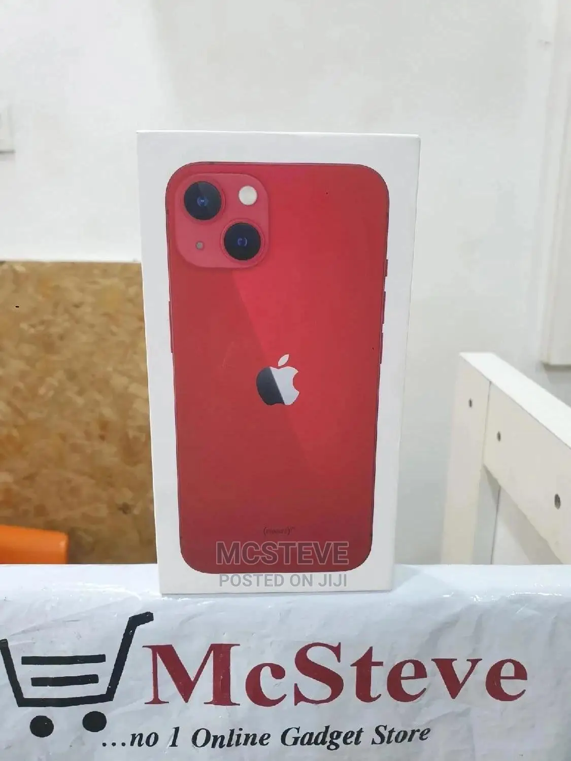 New Apple iPhone 13 128 GB Red