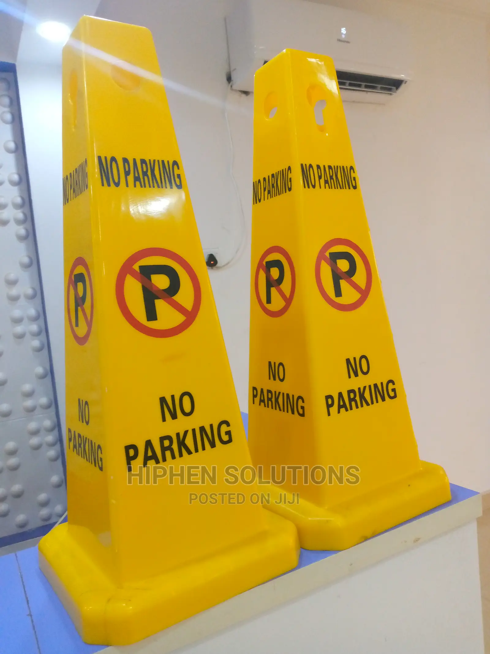 Advanced Style No Parking Sign