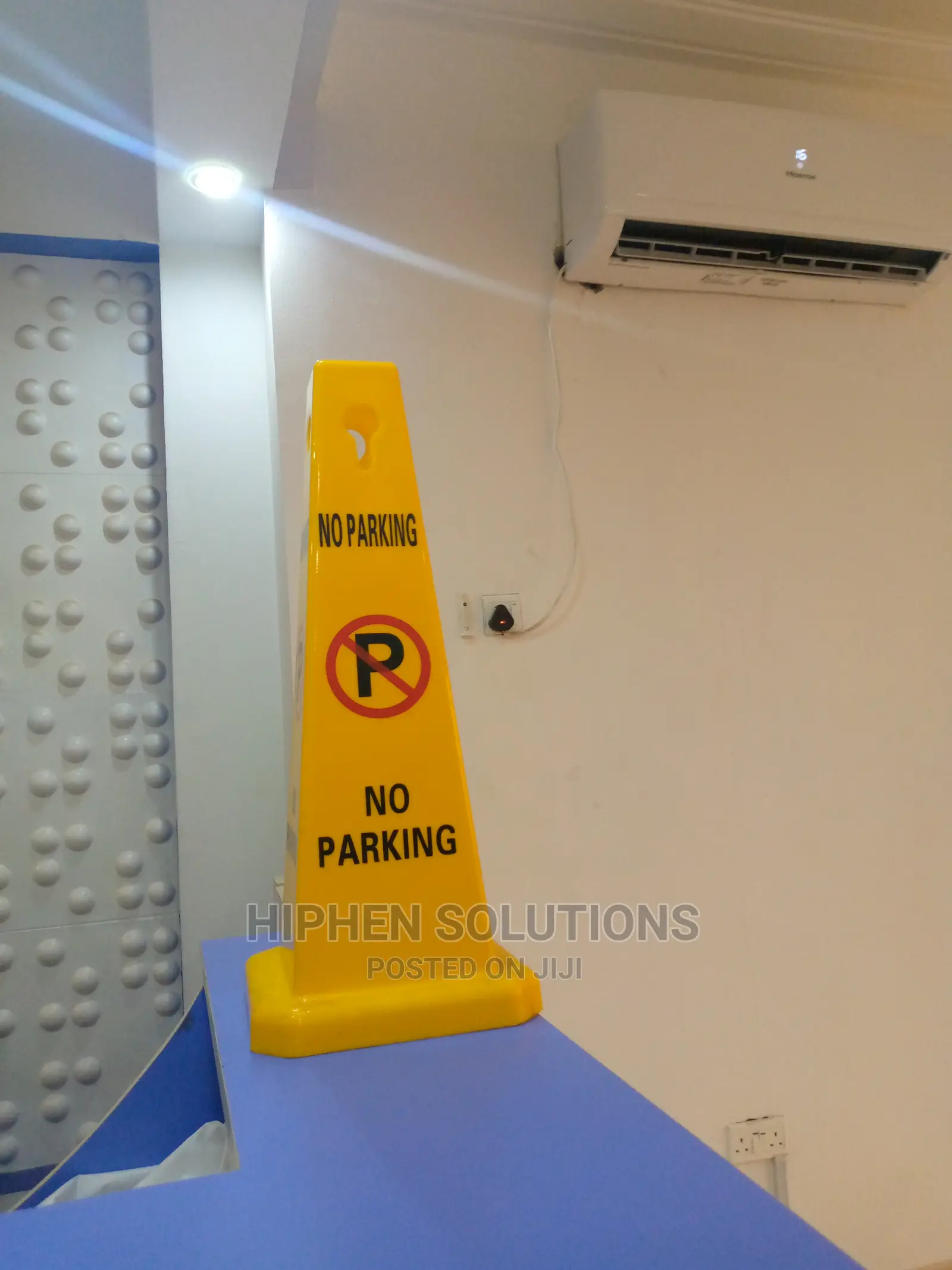 Easily Movable No Parking Sign